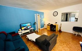 Stylish Unit In The Center Of Senlis